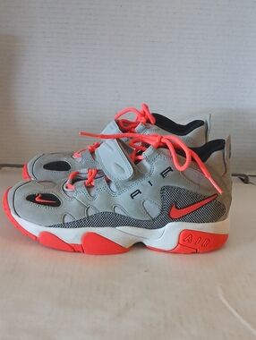 Nike Air Turf Raidr Kids Gray and Neon Orange Athletic Sneakers
